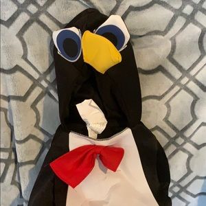Used sz 4-6x penguin costume. *see pics**
